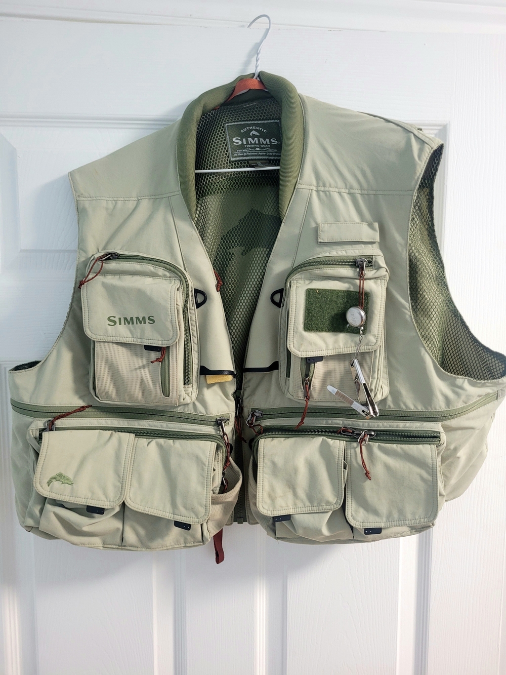 Simms Light Khaki Multi-Pocket Fishing Vest XXL